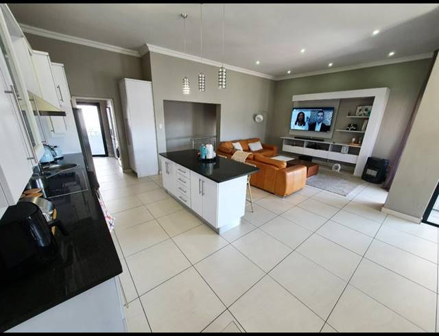 3 BEDROOM HOUSE FOR SALE IN MAGALIESKRUIN